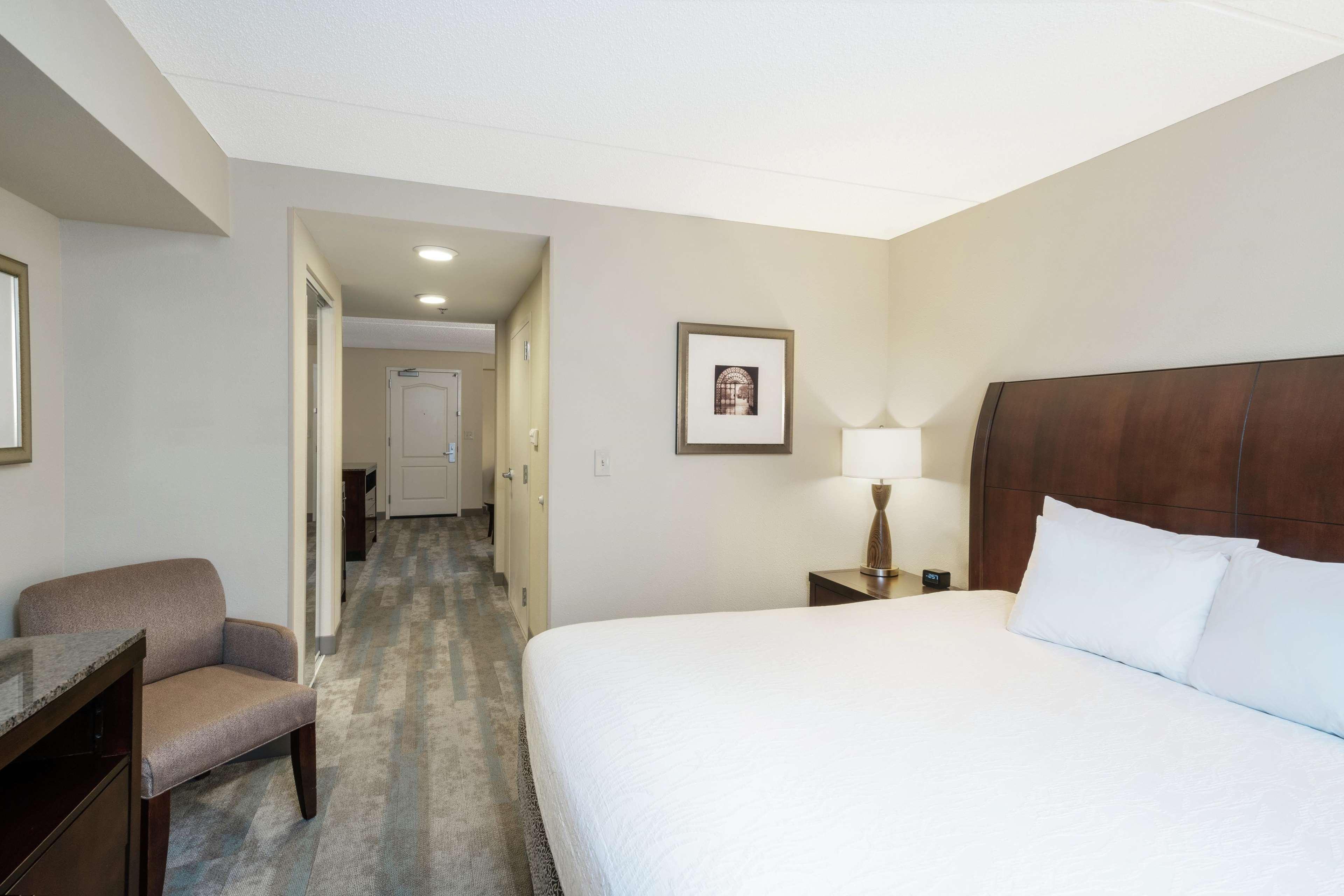 Hilton Garden Inn Richmond Airport Сендстон Екстер'єр фото