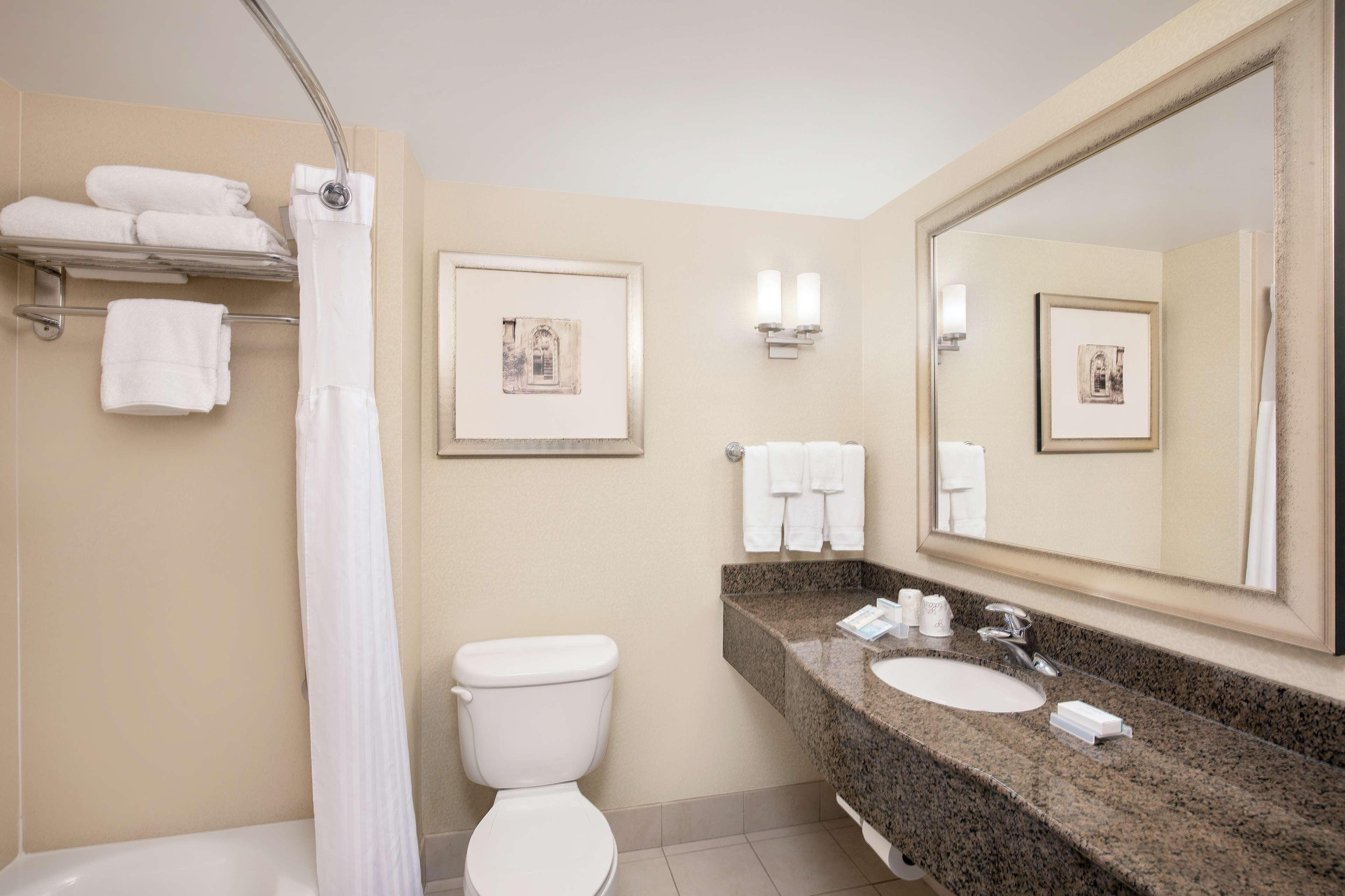 Hilton Garden Inn Richmond Airport Сендстон Екстер'єр фото