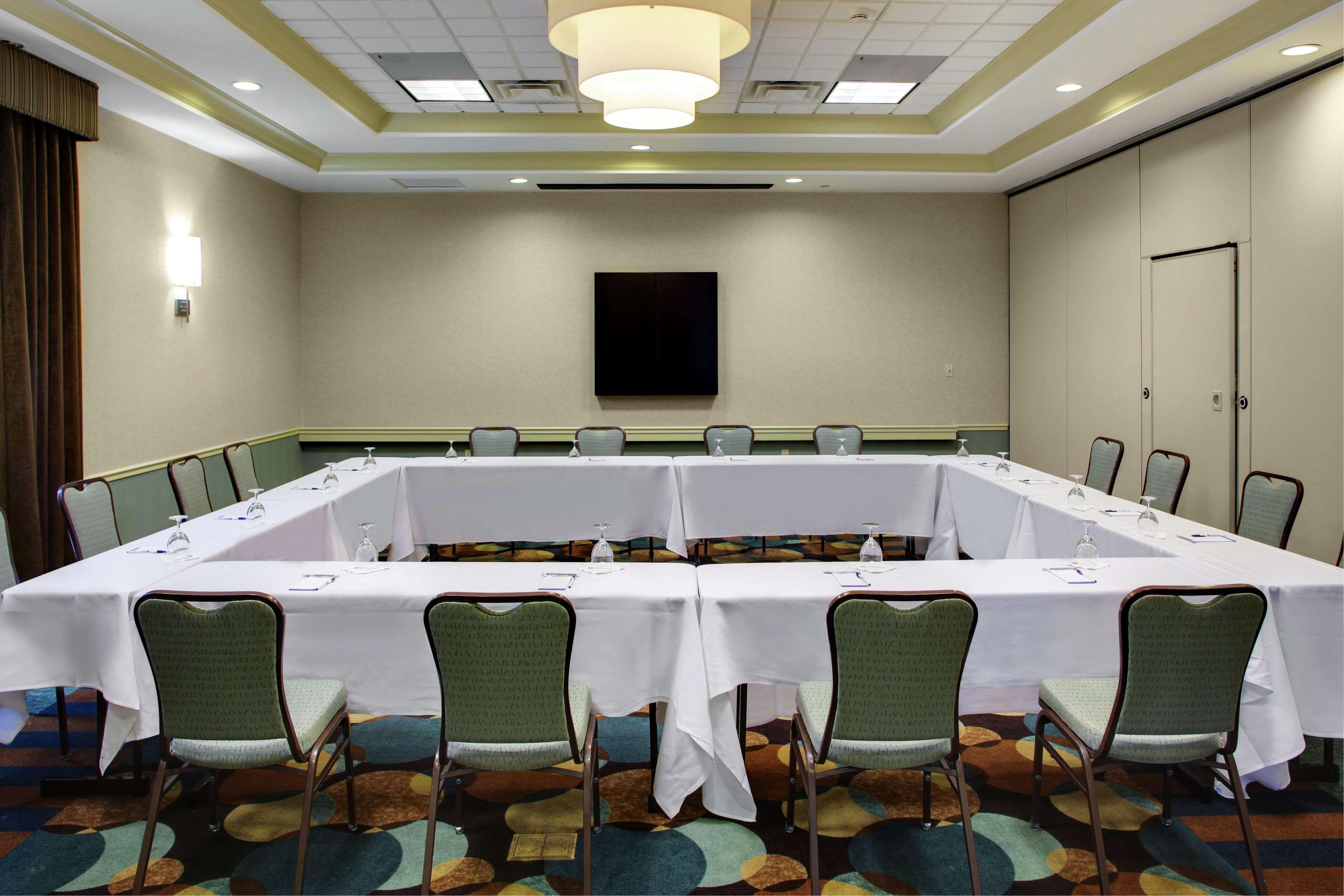 Hilton Garden Inn Richmond Airport Сендстон Екстер'єр фото