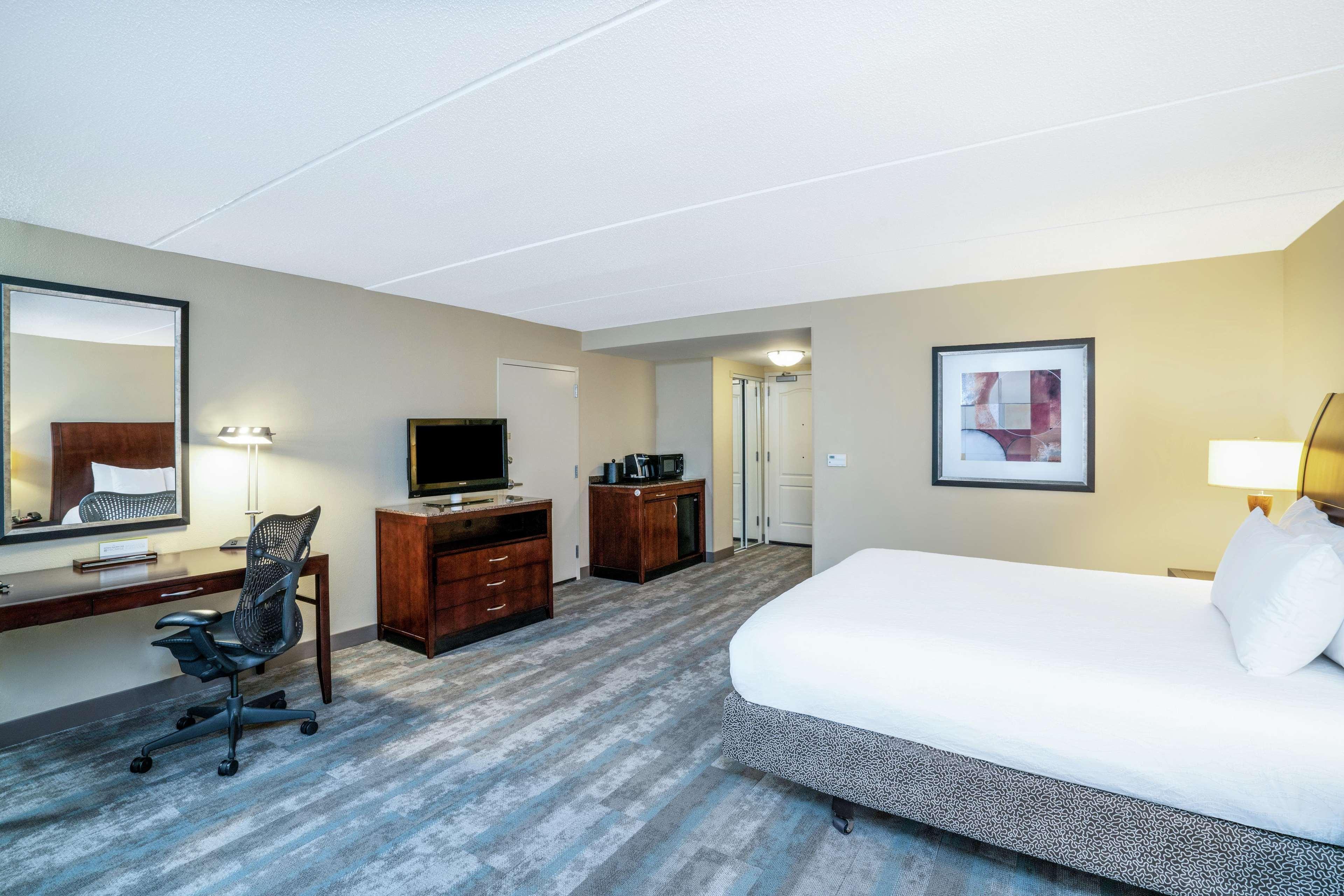 Hilton Garden Inn Richmond Airport Сендстон Екстер'єр фото