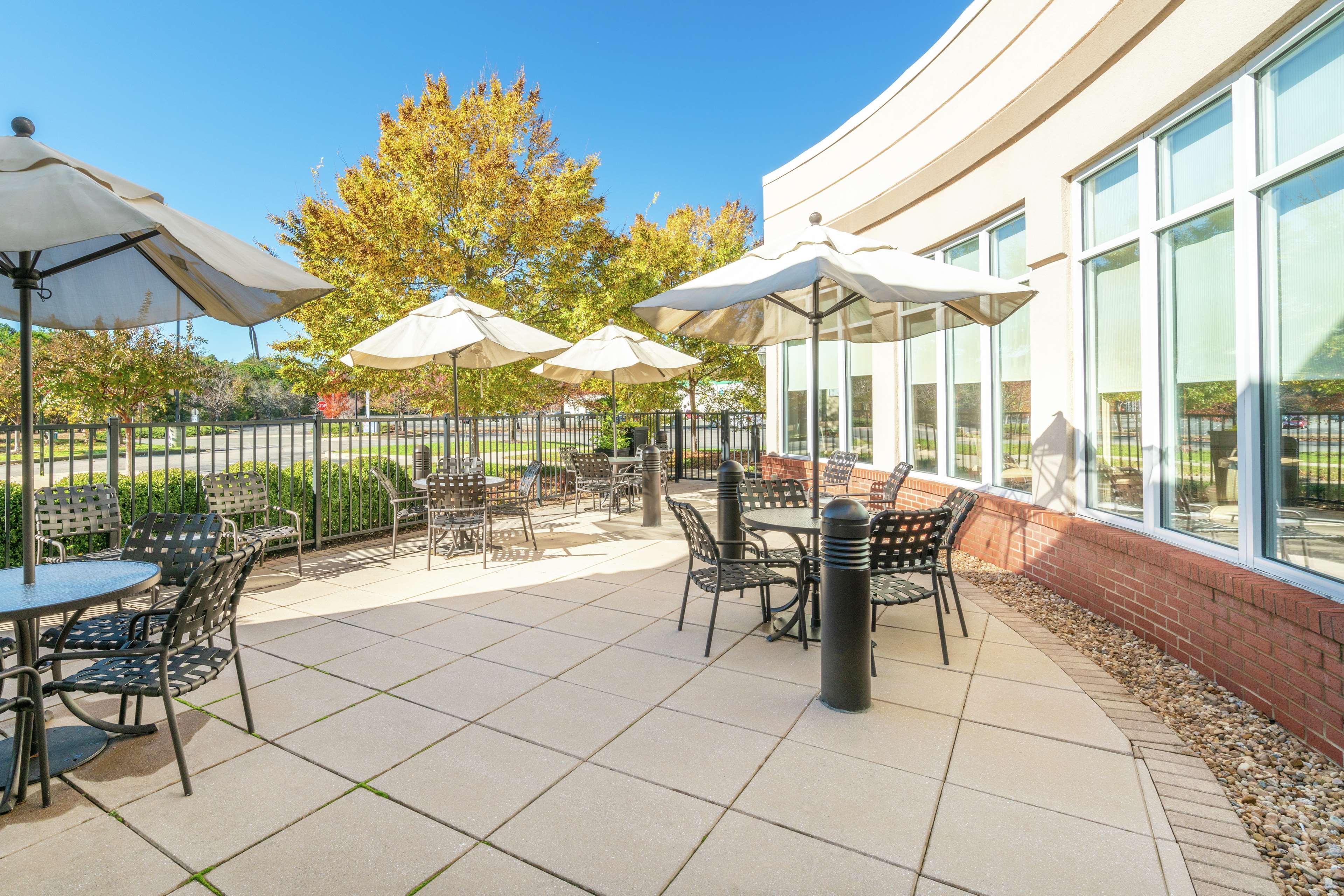 Hilton Garden Inn Richmond Airport Сендстон Екстер'єр фото