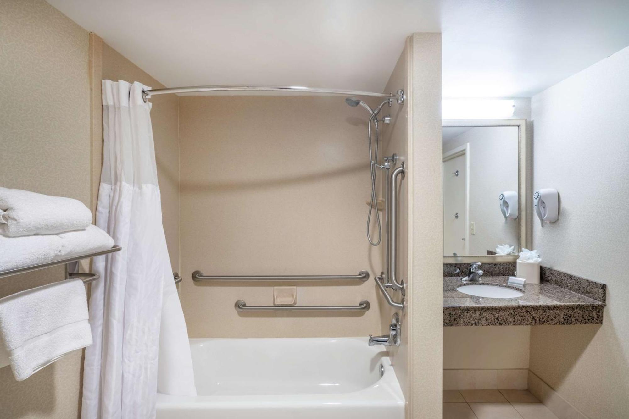Hilton Garden Inn Richmond Airport Сендстон Екстер'єр фото