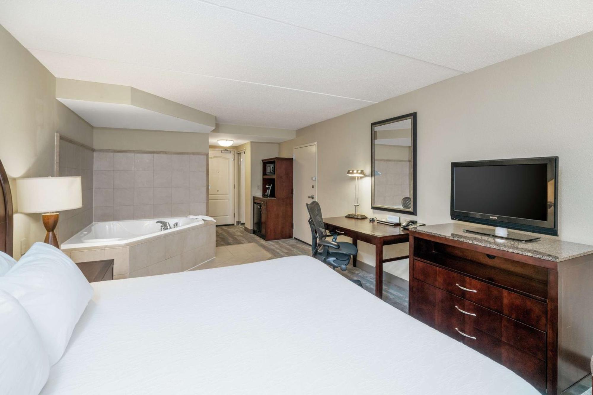 Hilton Garden Inn Richmond Airport Сендстон Екстер'єр фото